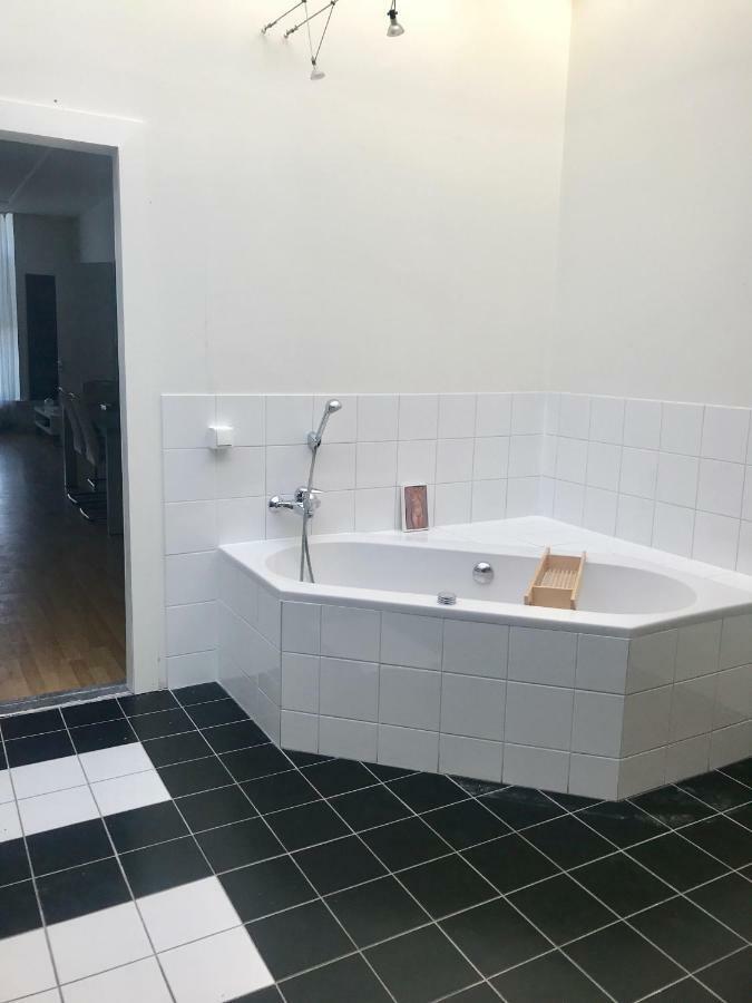 Guesthouse Uit De Kunst 陆瓦尔登 外观 照片